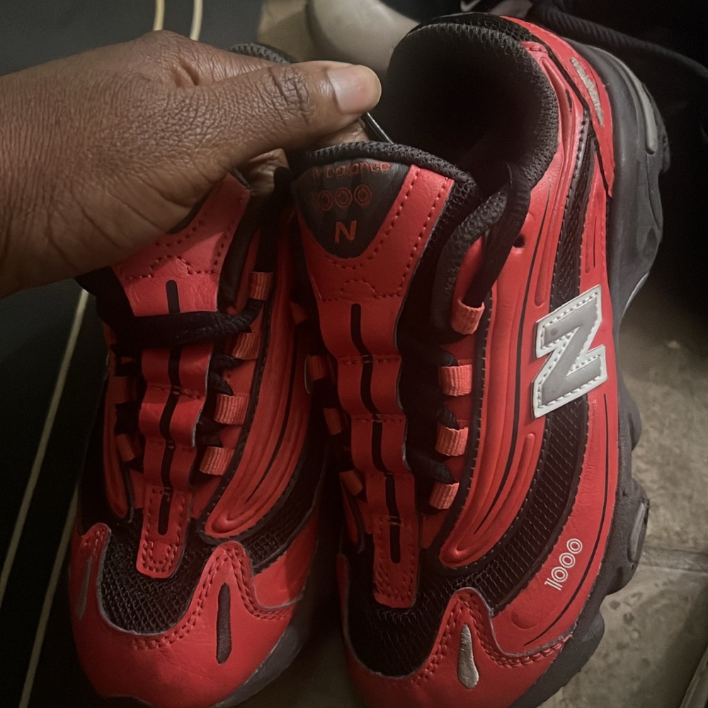 Boys new balance like new.